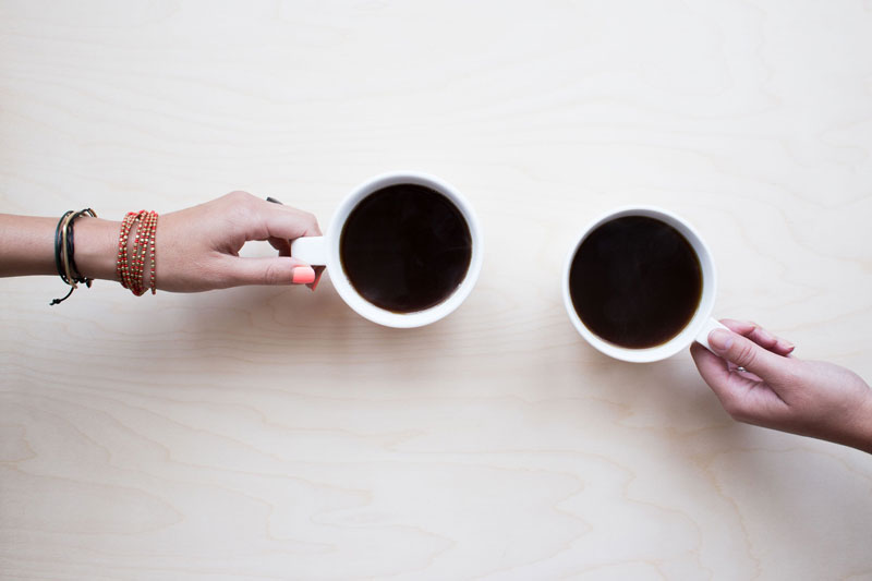 partage autour d'une tasse de café