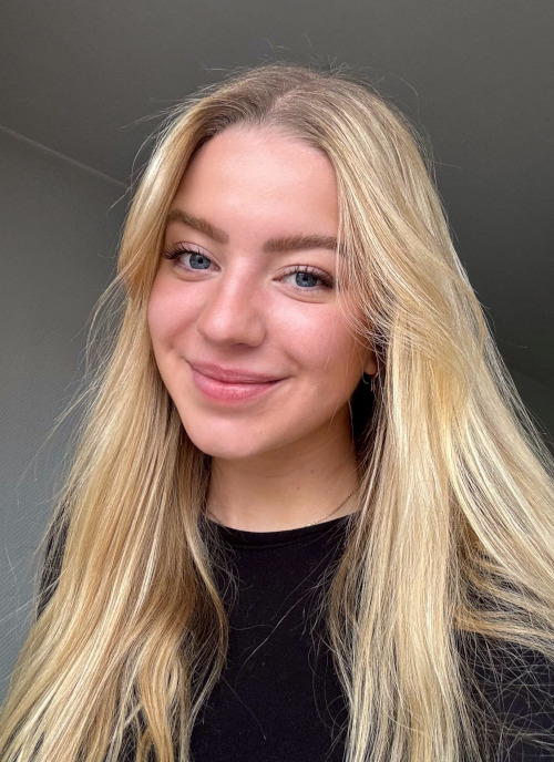photo de Lisa, la prothésiste ongulaire