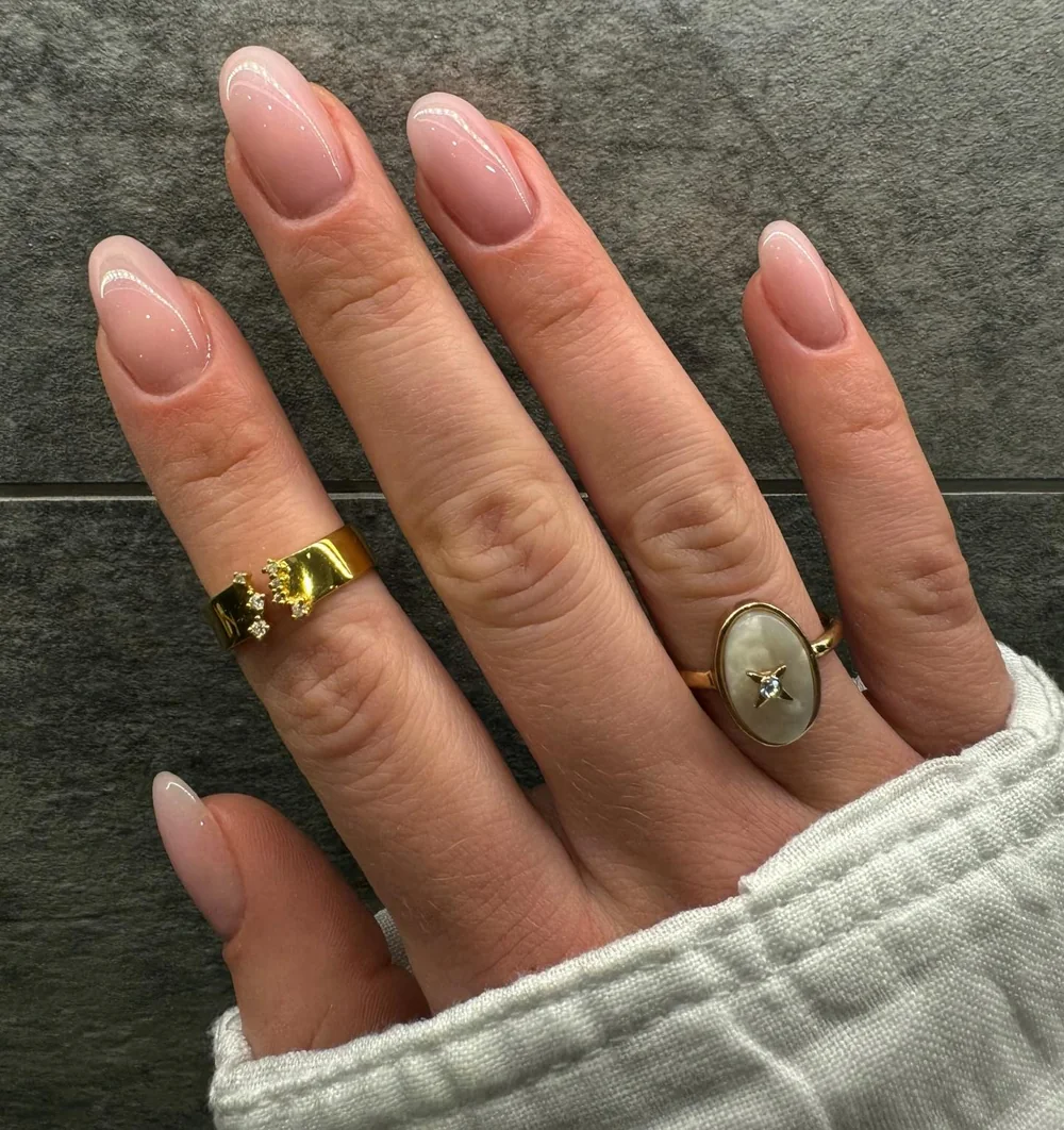 Gainage gel sans couleur — réalisation de Lisa, Ongles Ouest-Lyonnais